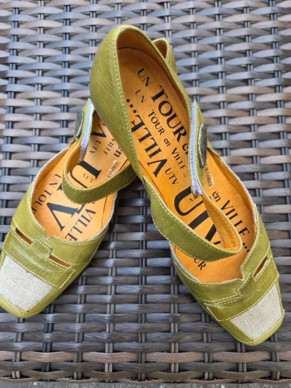 Un Tour en Ville Olive Green Leather & Canvas Mary Jane Flats EU 36 US 5.5-6